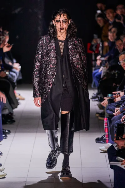Look 24
